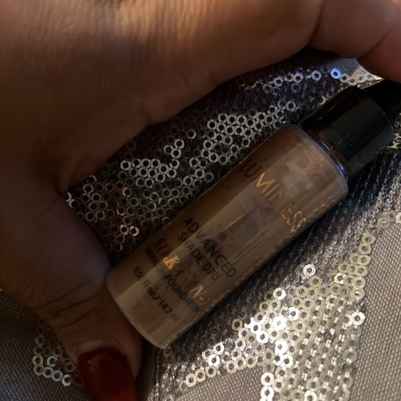 Luminess Silk 4 In 1 Foundation Shade 060 - Picture 6 of 6